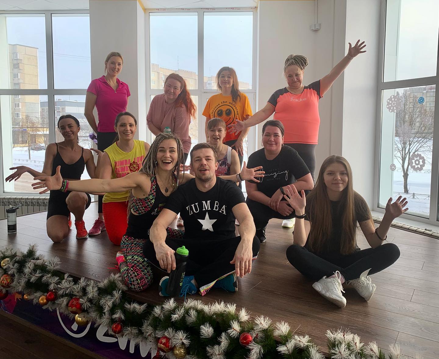☺️ А если начать неделю с заряда бодростью и энергией? ⚡️ В клубе #fitinjoy это возможно 👍🏻
👉🏻 Каждый понедельник Утром 💚#zumba ❤️
ПРИХОДИ 💃🏃🏼‍♀️👯‍♀️🧚🏻‍♀️ #zinmariakirishi #mariatsygankova #distrener
