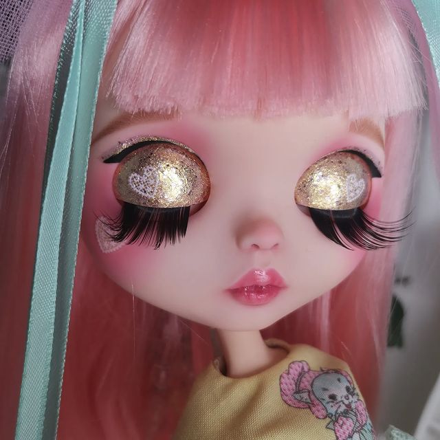 nadine.fleur.doll в LOOKY. #блайз,#куколка,#кастомблайз,#блайзМосква,#блайзкастом,#подарокдочке,#подарокдевочке,#подарок,#чтоподарить,#подарокнановыйгод,#blythe,#blytheclothes,#dollphotography,#customdoll,#blythemania,#customblythe. Малышка в поисках 🏡...