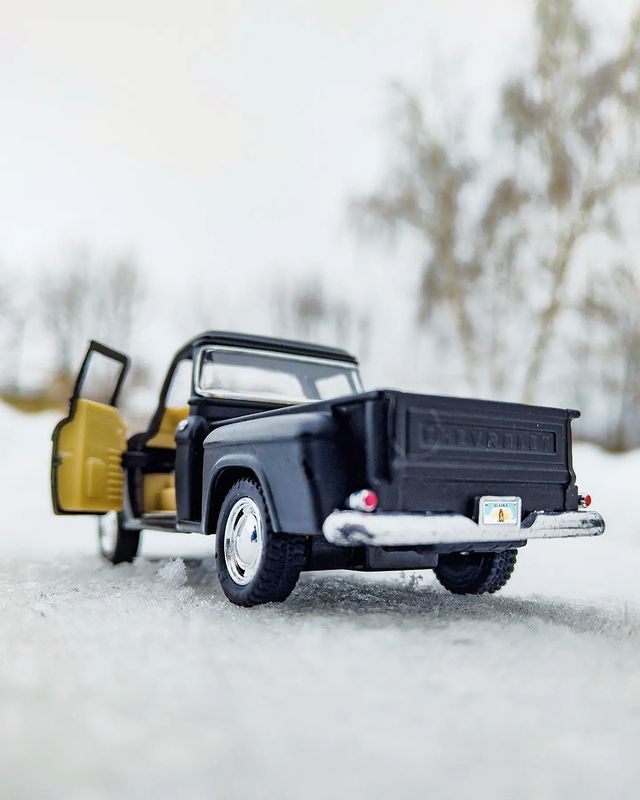 toys_pin в LOOKY. #игрушки,#toy,#toys,#chevrolet3100,#chevrolet,#pickuptruck,#1956,#1956chevy,#mobilephotography,#photographer,#winter,#alaska,#snow,#russia,#USA,#love,#car,#oldschool. Это одна из самых кр...