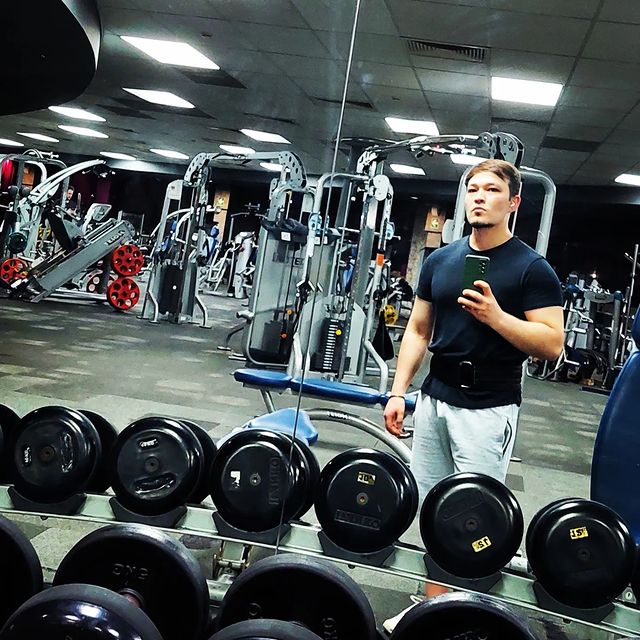 aslanov_ortikmurodjon в LOOKY. #oslanov06,#осланов06,#москва,#джизак,#ташкент,#узбекистан,#юмор,#улыбка,#весна,#скоролето,#студент,#песни,#трек,#бомба,#статусы,#психология,#цитаты,#узб,#uzbekistan. Жизнь не в том, чтоб...