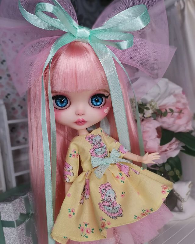 nadine.fleur.doll в LOOKY. #блайз,#куколка,#кастомблайз,#блайзМосква,#блайзкастом,#подарокдочке,#подарокдевочке,#подарок,#чтоподарить,#подарокнановыйгод,#blythe,#blytheclothes,#dollphotography,#customdoll,#blythemania,#customblythe. Малышка в поисках 🏡...