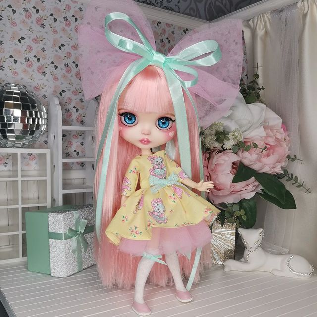 nadine.fleur.doll в LOOKY. #блайз,#куколка,#кастомблайз,#блайзМосква,#блайзкастом,#подарокдочке,#подарокдевочке,#подарок,#чтоподарить,#подарокнановыйгод,#blythe,#blytheclothes,#dollphotography,#customdoll,#blythemania,#customblythe. Малышка в поисках 🏡...