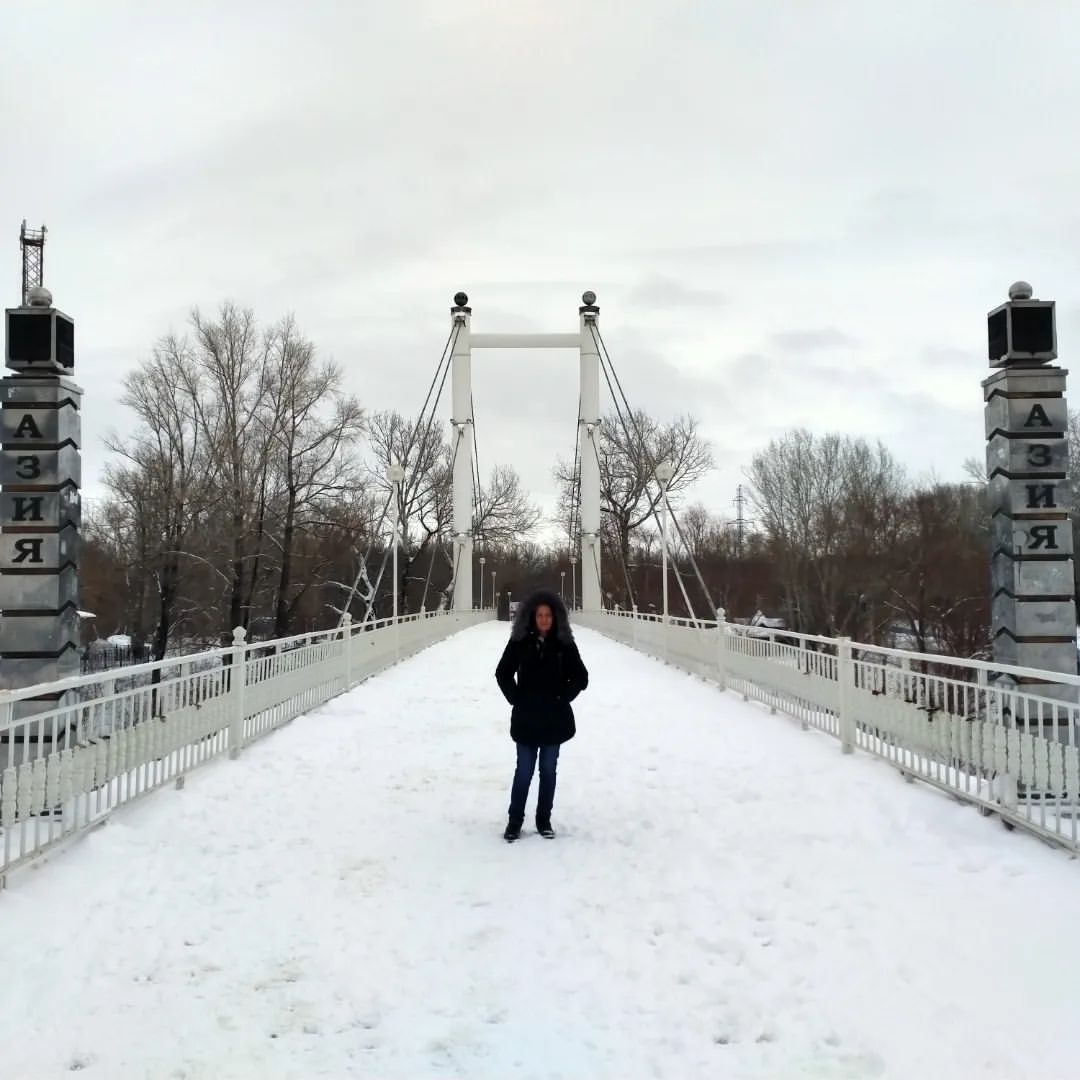 г. Оренбург... Мост через р. Урал. "Европа - Азия"...