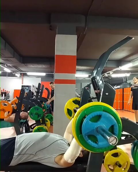 denis_deev10 в LOOKY. #спортзал,#спорт,#тренировка,#atcfitness,#новыеощущения,#тренажерныйзал,#bodybilding,#штанга,#гантели,#тренажеры,#будьздоров,#хорошеенастроение,#делайкакя,#скоролето,#несдаюсь,#работаемдальше,#бодибилдинг,#позитив,#здоровоетело,#здоровыйдух,#всебудетхорошо,#худеем. Тренируемся, не сачк...