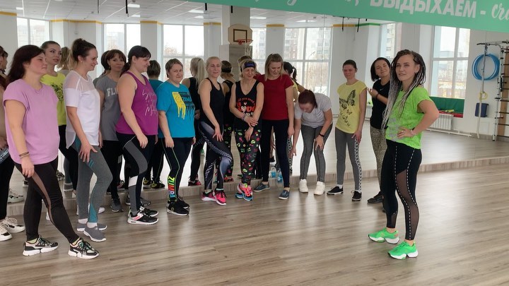 distrener в LOOKY. #zumba,#fitinjoy,#mariatsygankova,#zinmariakirishi. #zumba по субботам в...