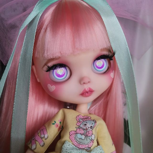 nadine.fleur.doll в LOOKY. #блайз,#куколка,#кастомблайз,#блайзМосква,#блайзкастом,#подарокдочке,#подарокдевочке,#подарок,#чтоподарить,#подарокнановыйгод,#blythe,#blytheclothes,#dollphotography,#customdoll,#blythemania,#customblythe. Малышка в поисках 🏡...