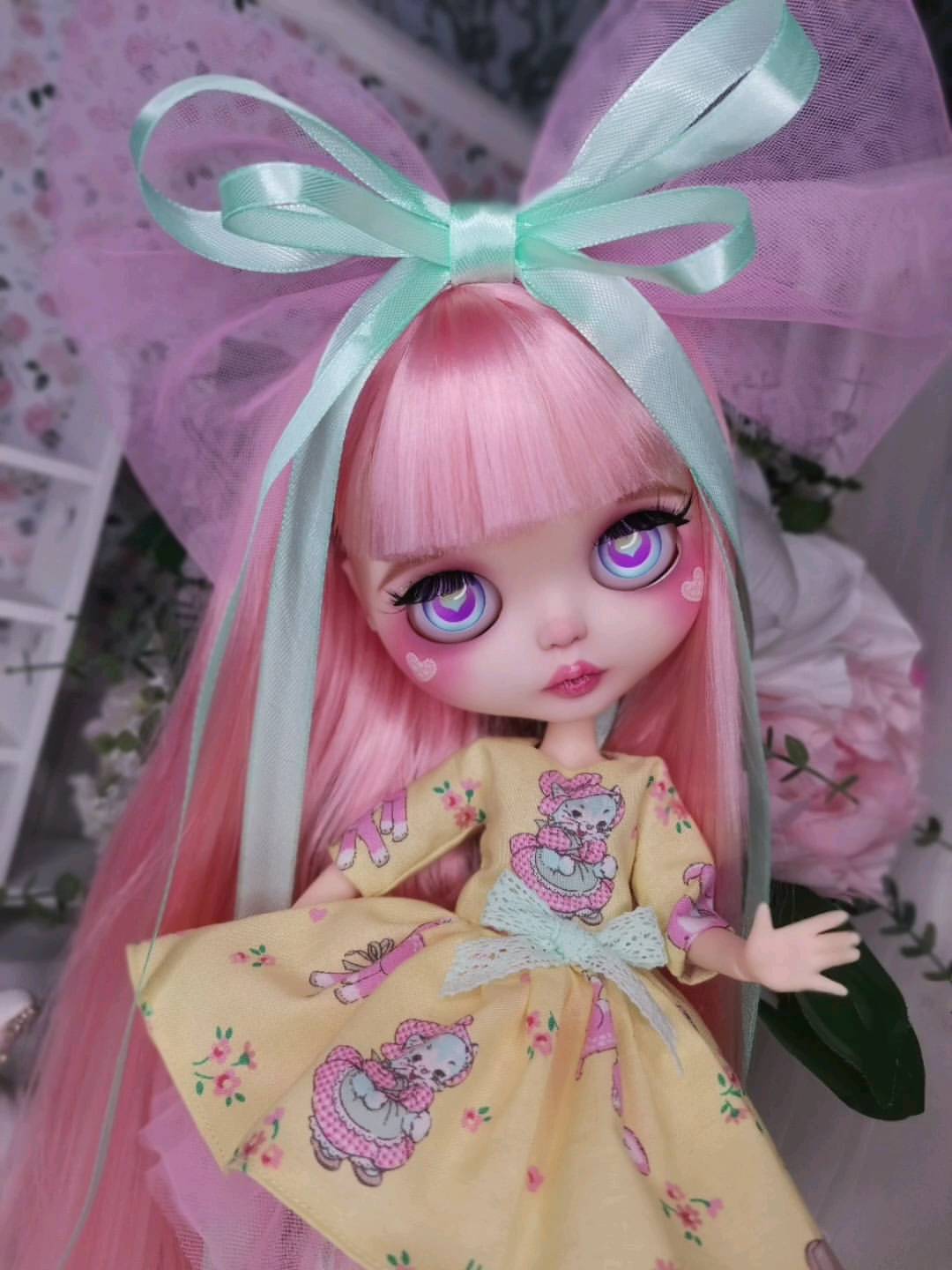 nadine.fleur.doll в LOOKY. #блайз,#куколка,#кастомблайз,#блайзМосква,#блайзкастом,#подарокдочке,#подарокдевочке,#подарок,#чтоподарить,#подарокнановыйгод,#blythe,#blytheclothes,#dollphotography,#customdoll,#blythemania,#customblythe. Малышка в поисках 🏡...