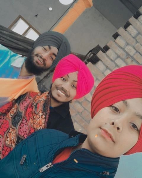 official_gurpreet.singh.12 в LOOKY. . null