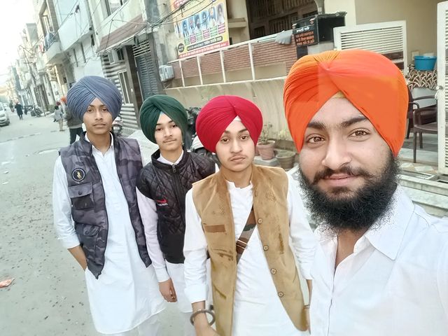 official_gurpreet.singh.12 в LOOKY. . null