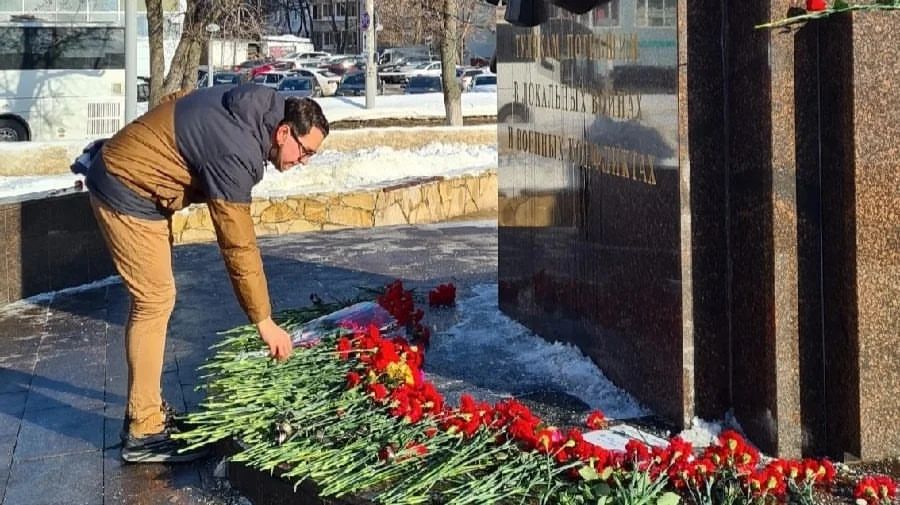 Принял участие в организации мероприятий 33-й годовщине вывода советских войск с территории Афганистана.

- Ветераны Тульского областного отделения Боевого Братства @bbratstvo_tularegion , волонтеры Волонтерской Роты Тульской области @volrotatula , студенты "ТЖТ им. Б.Ф.Сафонова" @tzht_safonova и "Дорпрофжел на МЖД" @dprof_na_mzd возложили цветы к памятнику «Тулякам, погибшим в локальных войнах и военных конфликтах». 
 
- Организовали проведение урока мужества для студентов "ТЖТ им.Б.Ф.Сафонова". Урок мужества посвященный 33 годовщине вывода Советских войск из Афганистана. Студентам в фильмах наглядно показали о этой войне, мужестве, героизме, отваге и преданности Российских воинов в этой нелегкой и кровопролитной войне.

- Принял участие в митинге в сквере имени Б.Ф. Сафонова

#ВолонтерскаяРота #БоевоеБратсво #Тула #Патриотика #ЭстафетаПоколений @shevstvo