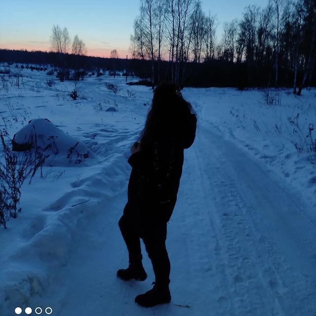 dokukinagalina в LOOKY. #2022#🌍,#лес,#вечерняяпрогулка,#наслаждаюсь#🧘‍♀️,#ловлюмоменты,#👌,#счастлива,#мамасына,##мамадочи,#улыбайся#😊,#будьсобой,#😉,#несмотряниначто,#🤘,#челябинск,#всемдобра,#👍#😜. ... Когда трудно зас...