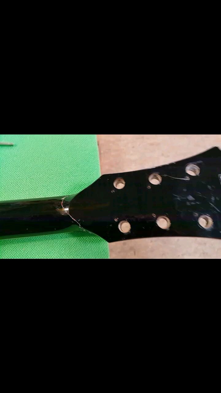 guitaroff.ru в LOOKY. #gibson,#электрогитара,#басгитара,#струны,#струныдуши,#рок,#хардрок,#металл,#ария,#мастер,#ремонтгитар,#карантин,#самоизоляция,#fender,#telecaster,#stratocaster,#lespaul,#handmade,#работакипит,#бридж,#москва,#гитарасвоимируками,#гитарнаямастерская,#гитарныймастер,#гитараснуля,#гитарнаямастерская,#авангард,#elvis. Усиление грифа после...