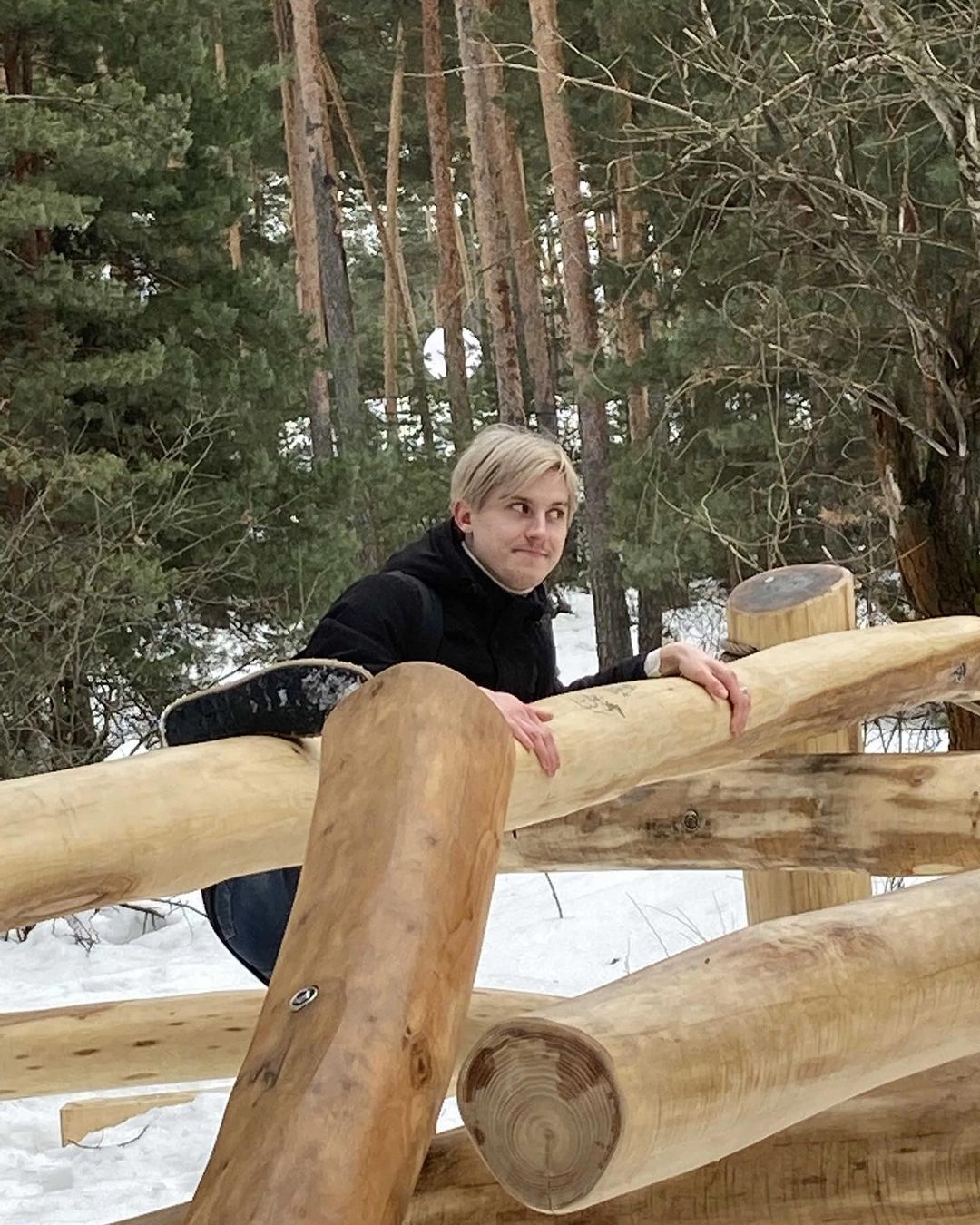 a1exfebruary в LOOKY — Когда лезешь через забор за дедовским самогоном 😆🤣 #самого