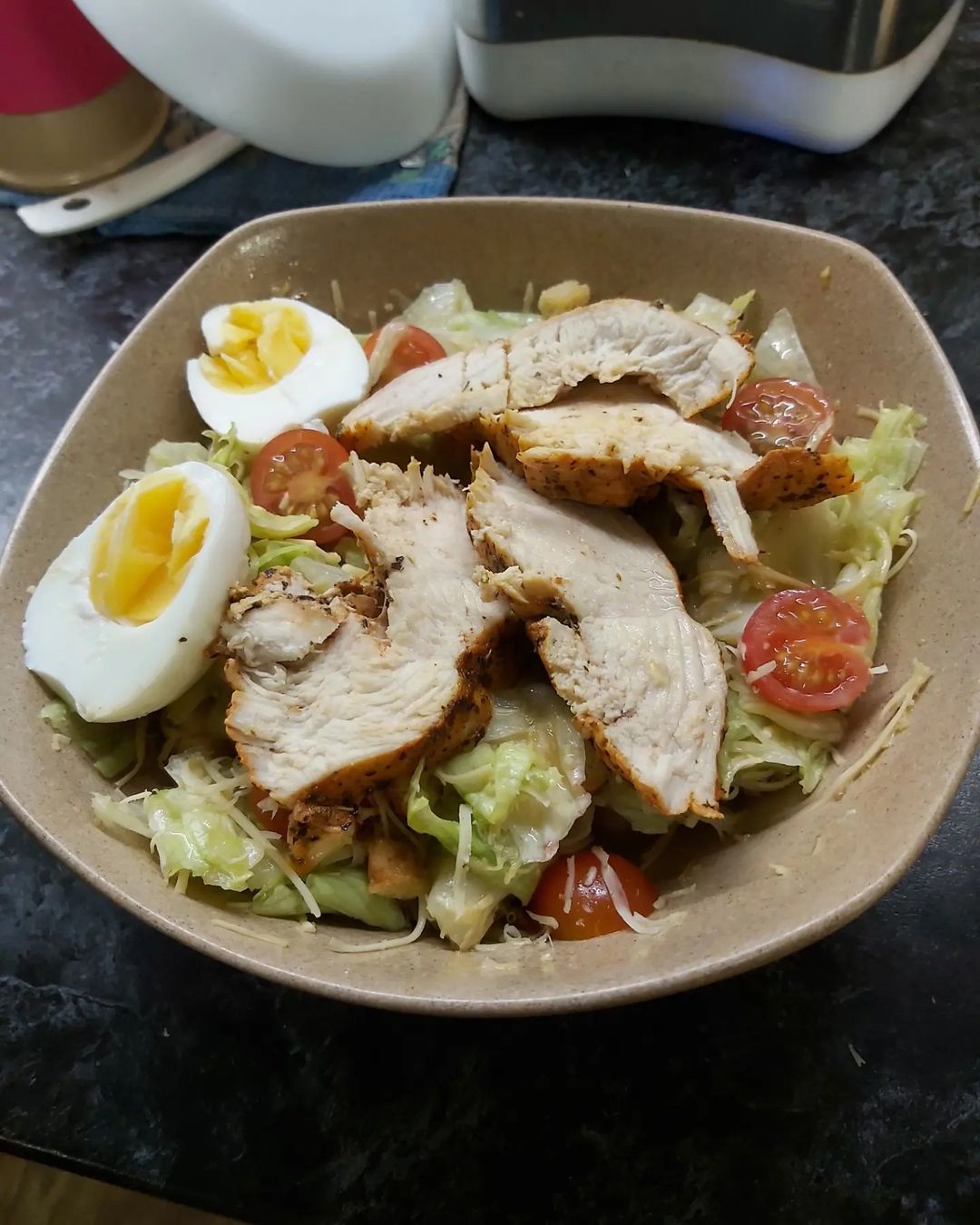 Салат цезарь с курицей