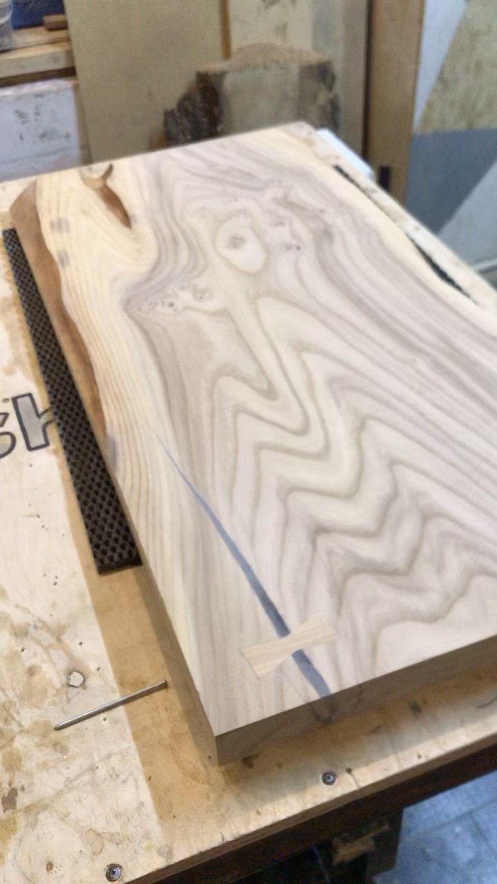 quasar_workshop в LOOKY. #woodworking,#wood,#woodworker,#woodwork,#барнаястойка,#авторскаямебель,#дизайнкухни,#недвижимостькраснодар,#домакраснодар,#новостройкикраснодара. Шикарная столешница ...
