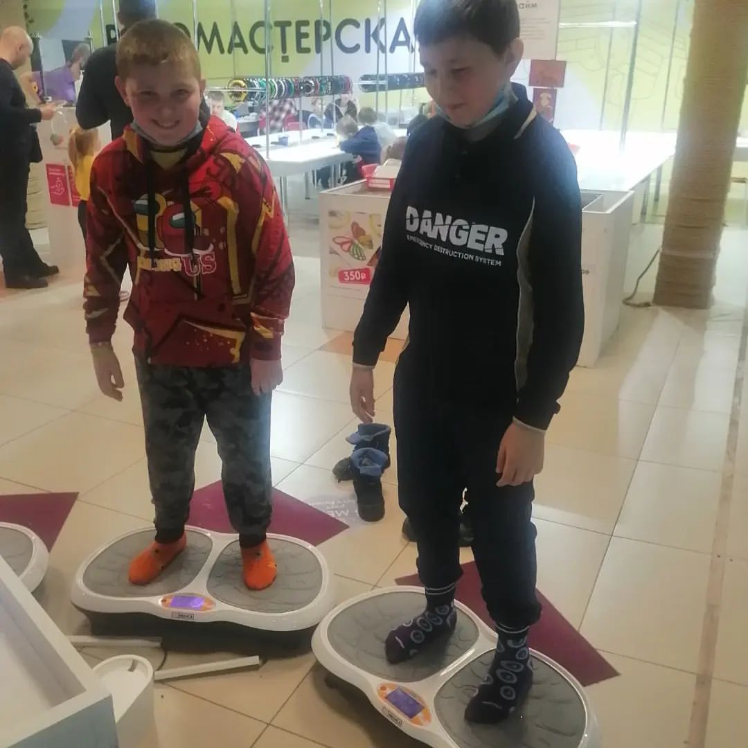 Посетили с детками 👩‍👦‍👦#фестивальроботов

Здорово, познавательно, весело, много эмоций 😁😁