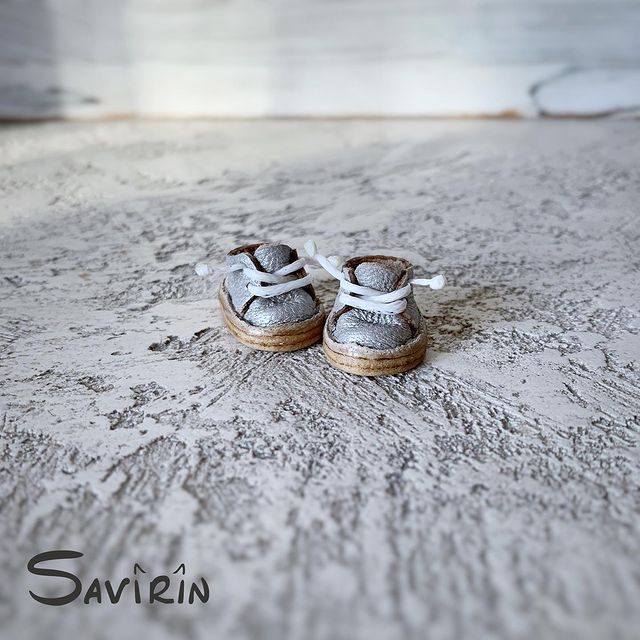 savirin в LOOKY. #obitsu11,#blytheshoes,#obidolls,#obitsuthailand,#dollaccessories,#minishoes,#dollshoes,#обувьдлякукол,#обувьдлябжд,#bjd#miniatureshoes#dollhobby#dollshoesthailand,#latidollthailand,#obi11,#obi11doll,#obi11outfit,#latiyellowthailand,#bjddollthailand,#dollthailand,#dollshoes,#obitsu,#obitsuro. Серебрянные 

Полубо...