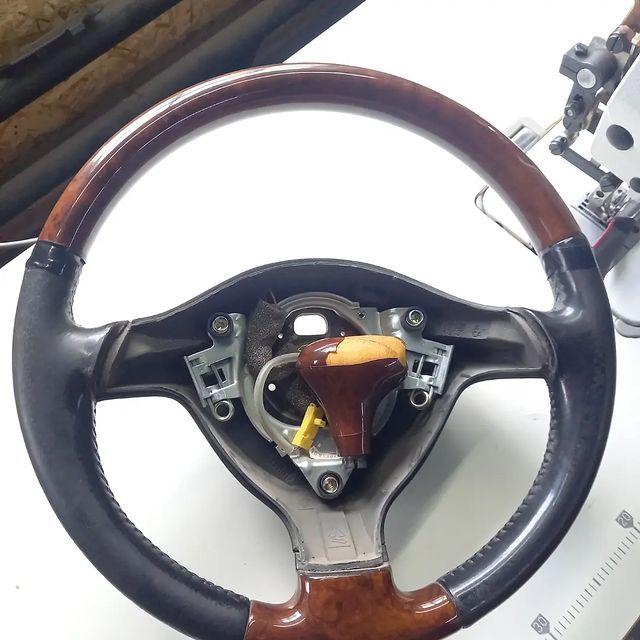 denis164t4 в LOOKY. #перетяжка,#руль,#ручкакпп,#фольксваген,#пассатб5+,#натуральнаякожа. #перетяжка 
#руль 
#...
