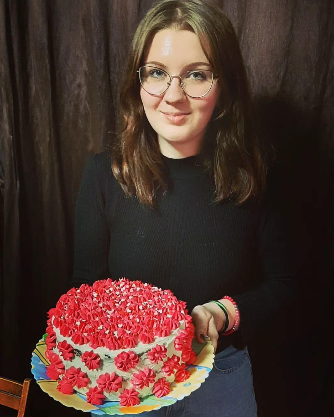 19 лет! Странно, чувствую себя немного старше...🙄 Ну, от силы 23🙃🤪 Хотя... именно в 23 года я и родила Татьяну Владиславовну- нашего старшего научного сотрудника))) С наступившим, @avokinhcevss !😘😘😘