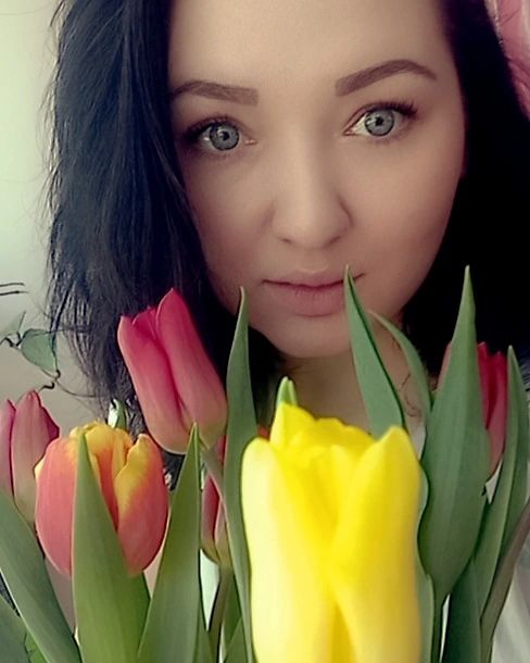 С праздником нас девчули 🥰