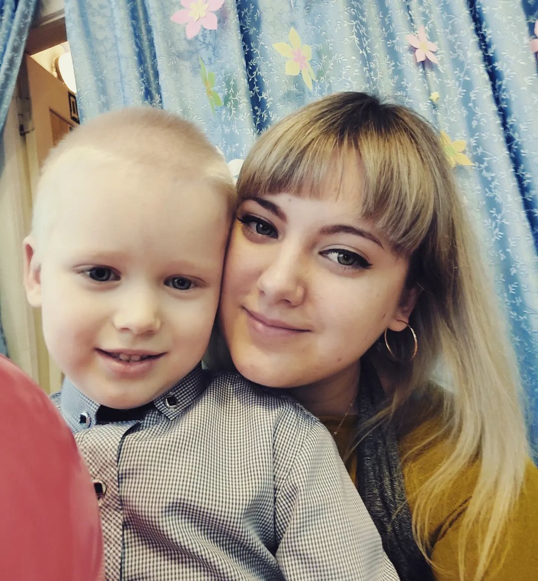 С праздником всех женщин и девушек! Желаю окружить себя только самыми любимыми мужчинами и принимать их любовь! 🤗❤️🌹💋#8марта #моилюбимыемужчины #спраздником