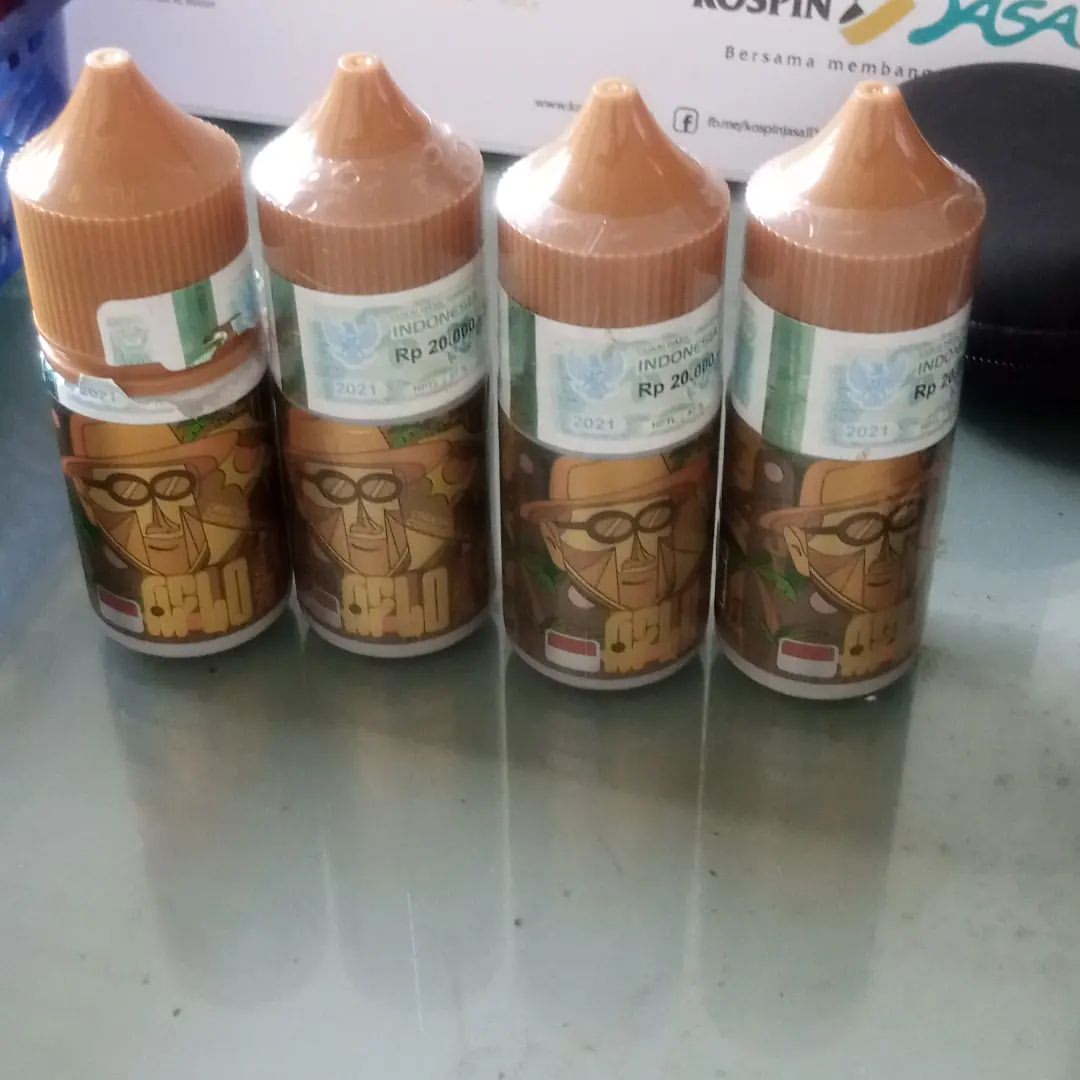 cross_hans_antoni in LOOKY. . @ministryofvapeindon...