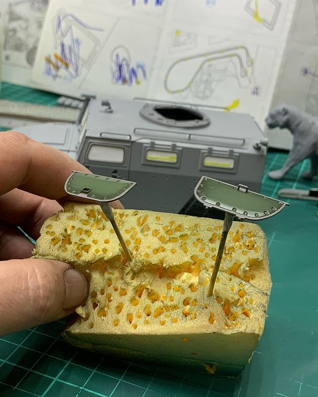 Евгении в LOOKY. #стендовыймоделизм,#scaletank,#scale35,#масштабныемодели,#scalemodel,#scalemodels,#scalemodelsworld,#звездамоделизм,#zvezdamodels,#микродизайн,#газтигр,#газ,#gaztiger. Верхние люки готовы,...