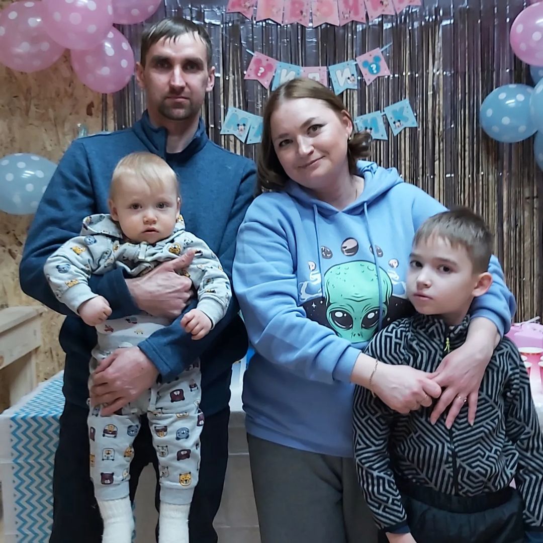 С новым годом меня 🥳🥳🥳 Я самая счастливая женщина. Со мной рядом мои любимые 🥰🥰🥰 #деньрождения #35лет #самаясчастливая #birthday #happiness