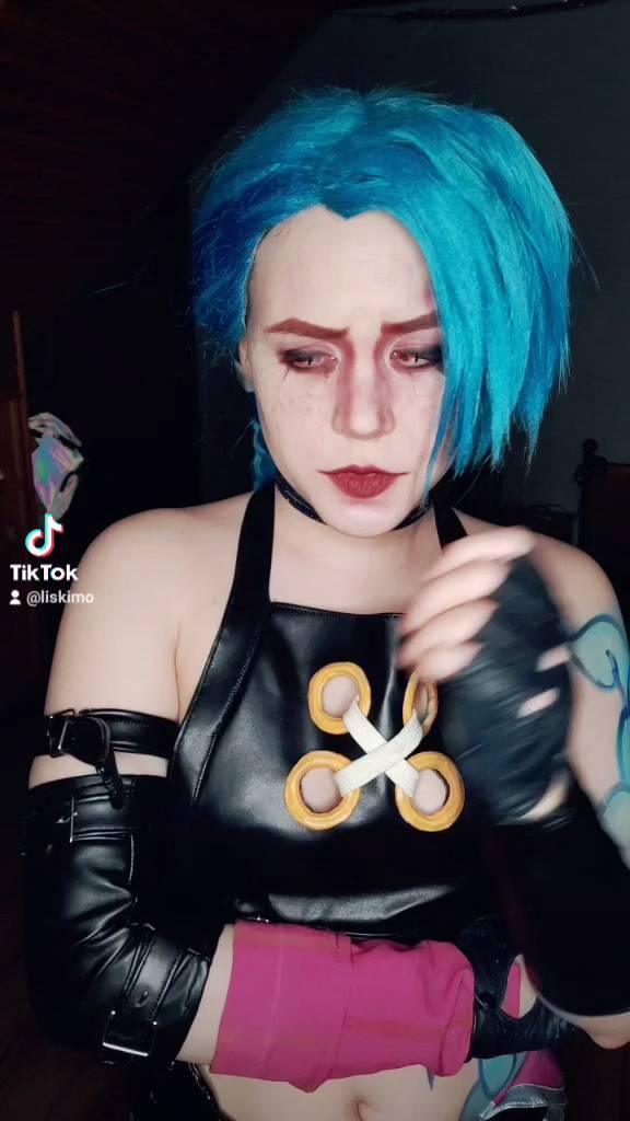 juliapyrinova in LOOKY. #leagueoflegendscosplay,#leagueoflegends,#arcane,#arcanelegends,#arcanejinx,#arcanejinxcosplay,#jinxcosplay,#jinxed,#jinx,#jincsarcane,#cosplaylol,#cosplay,#cosplayjinx,#cosplayleagueoflegends,#cosplaygirl,#косплейджинкс,#косплеерша,#косплей,#лигалегенд,#лигалегендкосплей,#лол,#джинкслигалегенд,#джинкс,#джинксаркейн. С новыми линзами и с...
