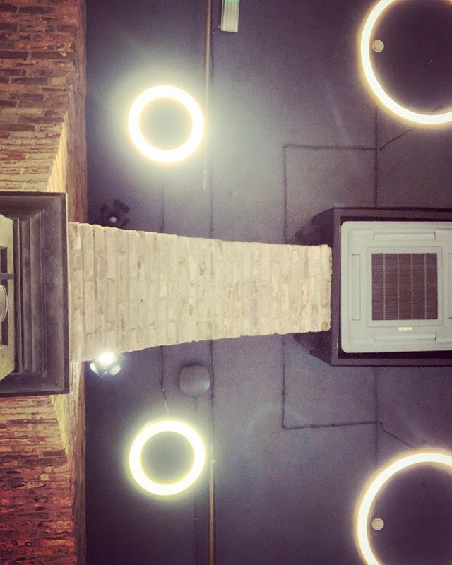 azarika4e в LOOKY. #circles,#squares,#briks,#light,#shadow,#abstraction,#architecture,#arch,#column,#ceiling,#lamps. 🔘➕🔳 #circles #squa...