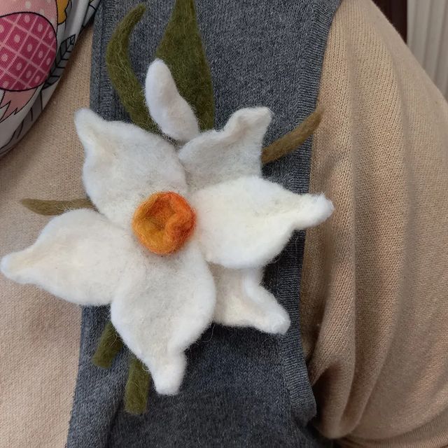 nataliia.chkalova в LOOKY. #мастералобни,#валяниеизшерсти,#цветы,#валяние,#валяниецветов,#ручнаяработа,#рукоделие. Вот и готов нарцисс....