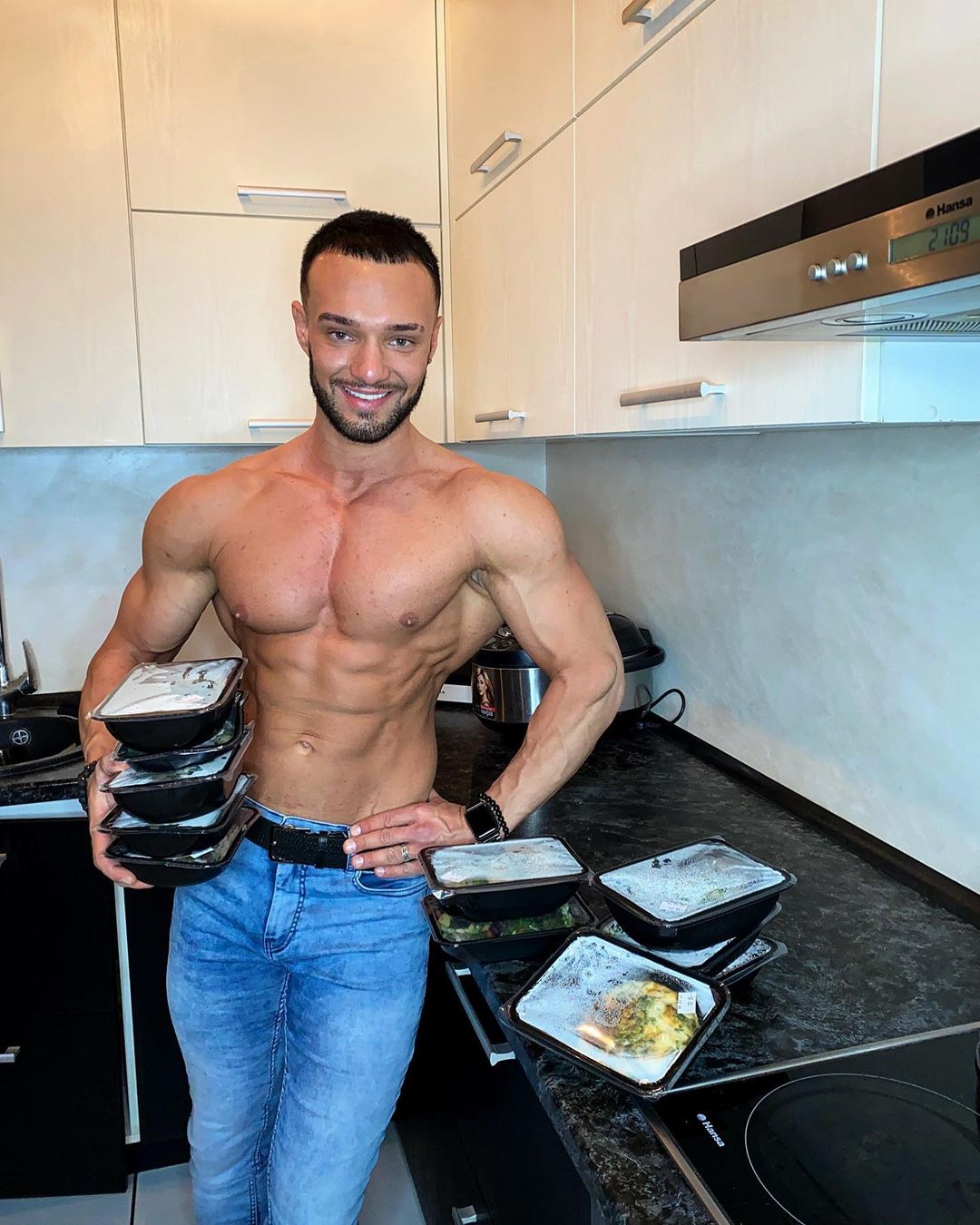 body_bond в LOOKY — Сделал форму к эту соревновательному сезону при помощи доста