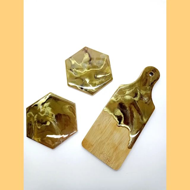 irinas_art_dekor в LOOKY. #изделияназаказручнойработы,#изготовлениеназаказростов,#ручнаяработаростов,#разделочнаядоскасдекором,#набордлякухни,#подаркиназаказростов,#подаркиручнойработыростов,#творчество,#handmadeростов. В наличии появился н...