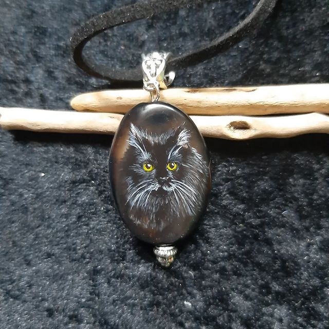 myravyovatatyana83 в LOOKY. #кот,#миниатюрнаяживопись,#миниатюрнаяроспись,#украшениескотом,#украшенияручнойработы,#украшениеручнойработы,#кулонсросписью. НЕТ В НАЛИЧИИ А у ме...