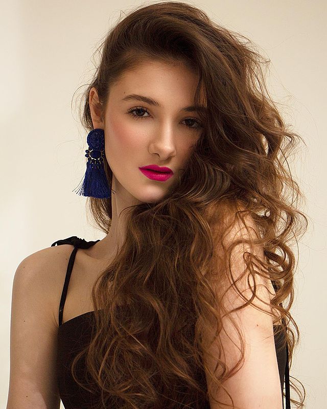 leodarmakeup в LOOKY. #макияжростов,#визажистростов,#вечерниймакияж,#вечерниймакияжростов,#небледно,#новогодниймакияж,#новогодниймакияжростов,#праздничныймакияж,#праздничныймакияжростов,#прическиростов,#укладкиростов,#фотосессияростов,#фоторостов,#фотографростов. Ловлю момент , пока ...