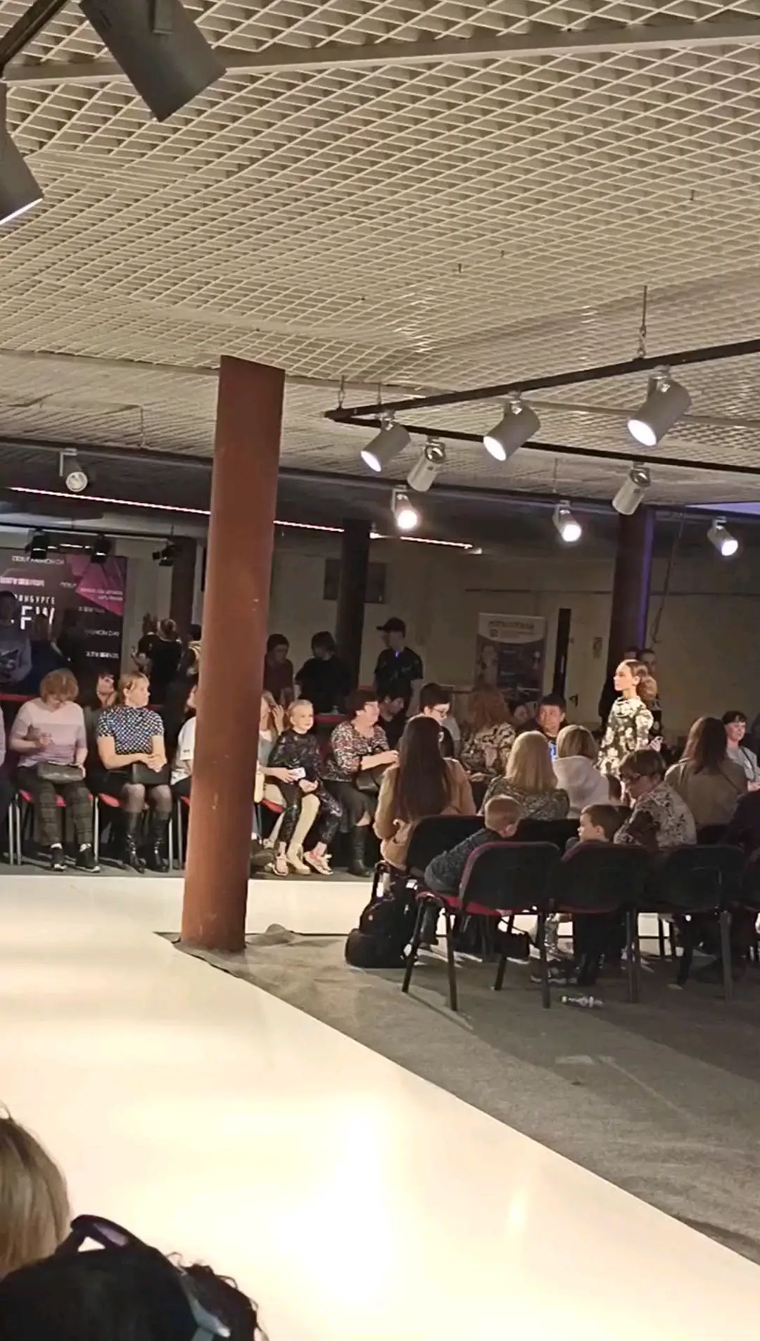 nataliia_teslar в LOOKY. #ekbfw,#дизайнерекб,#лучшийдизайнер,#детскаямода,#heartbeat,#kidsmodelsekb. EKBFW 16 сезон
Колле...