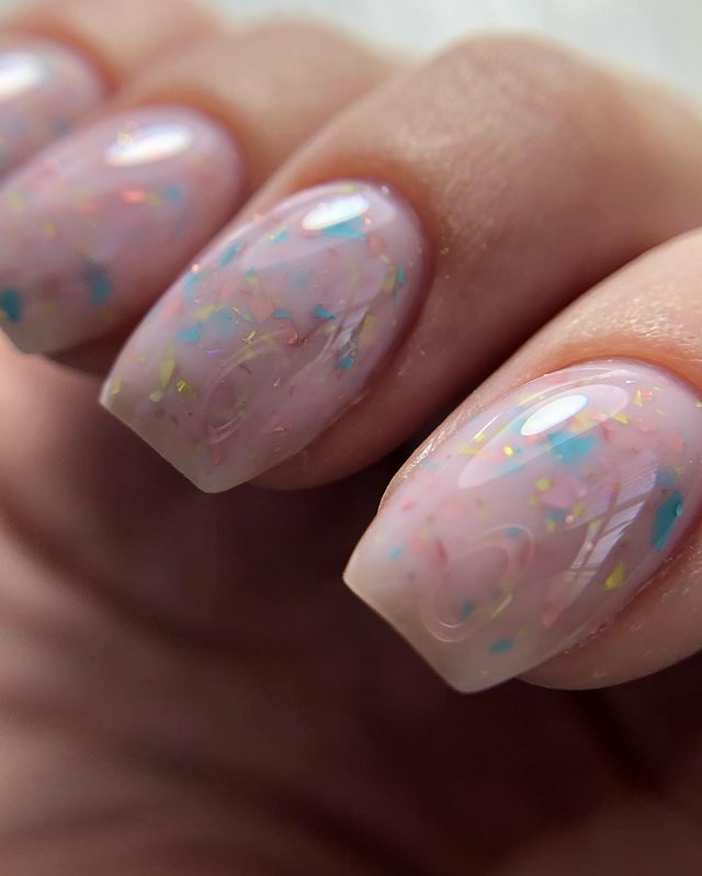 yarkaeva_nail в LOOKY. #маникюр,#гельлак,#красивыеногти,#ногтиманикюр,#формабалерина,#владивосток,#тихаябухта. Молочная база с разн...