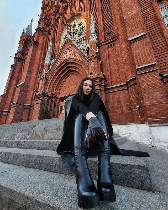 deringusha в LOOKY. . 🖤❤️🖤