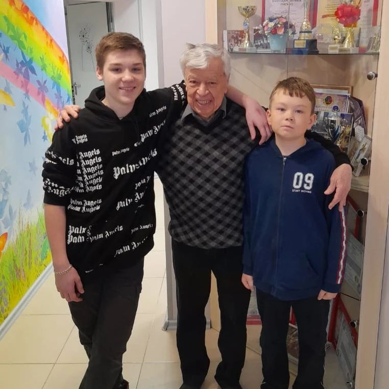 academyiskusstv_official в LOOKY — 🎉Радостно, когда приезжают в гости наши выпускники, которым
