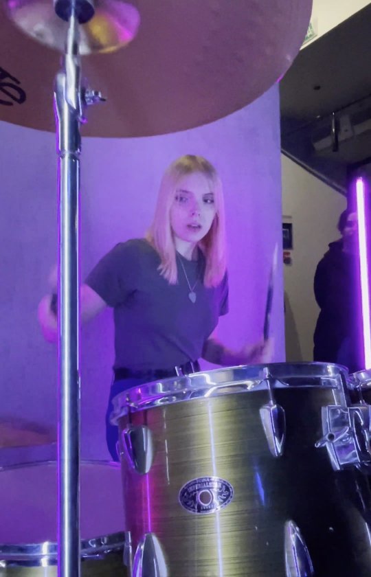 psy.sandra.gotdamn в LOOKY. #reals,#drum,#drums,#drummer,#drumming,#drummergirl,#femaledrummer,#promarksticks,#drummerlife,#drumlife,#mylife. И пусть все удачи и ...