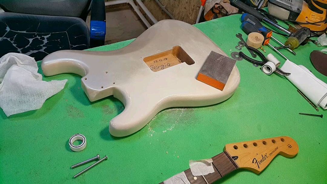guitaroff.ru в LOOKY. . Рефиниш деки страток...