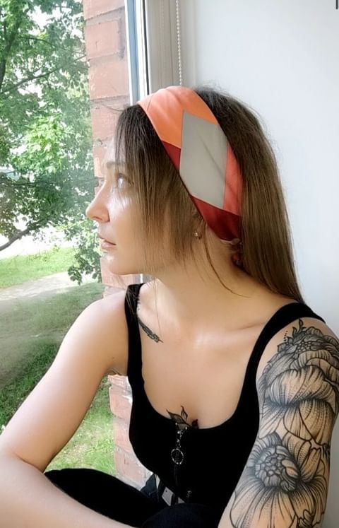 poems_with_love_ в LOOKY. #поэзия21века,#рифма,#надежда,#мир,#peace,#популярное,#стих,#актуальное,#актуально,#topical,#relevant,#лирика,#современнаяпоэзия,#суббота. 🤍 субботнее умыслит...
