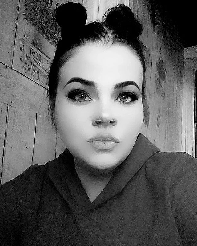 dhamilka2210 в LOOKY. . 🖤🕊️