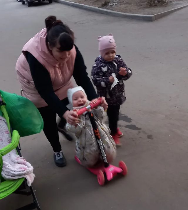 _mi_3_ny_ в LOOKY. . Катаемся на самокате