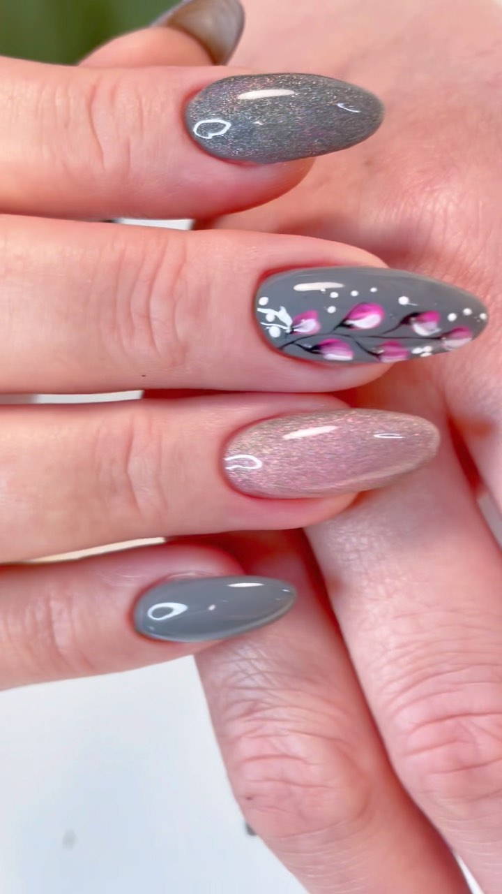elenabris_nails в LOOKY. #Серый,#кошка,#веточка,#укреплениеногтейгелем,#полигель,#серыйдизайнногтей,#росписьнаногтяхвручную,#дизайнногтей2022,#дизайнногтейкошка,#маникюрмосквабеговая. #Серый ☑️ #кошка 🐈‍...