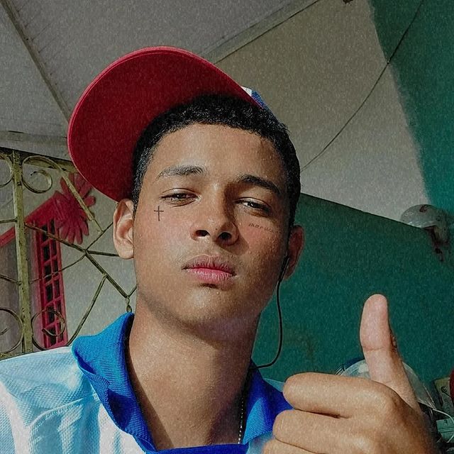 Mickael Oliveira в LOOKY. . Zé..