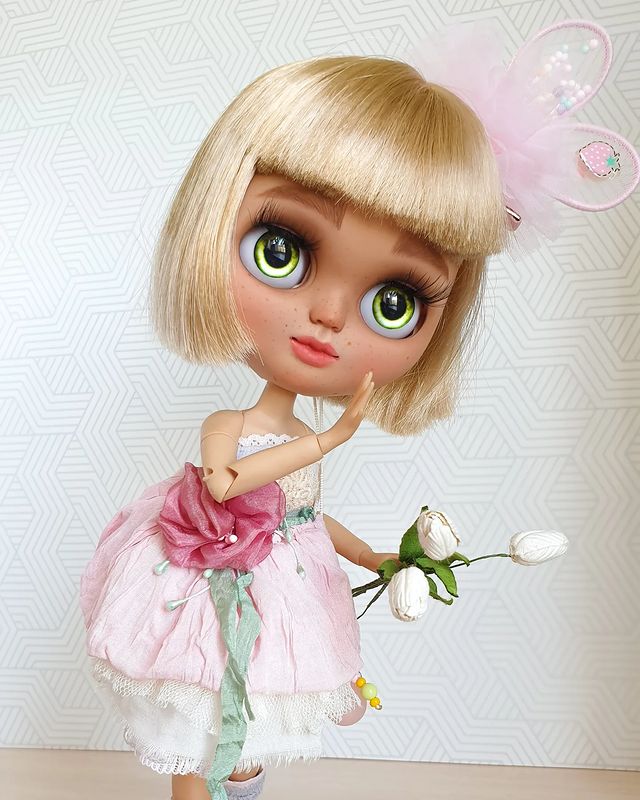 homelike_dolls в LOOKY. #блайз,#кастомблайз,#куклаблайз,#кукла,#подарокдевочке,#подарокподруге,#подарокмаме,#подароксестре,#подарок. Зая свободна и ждет ...