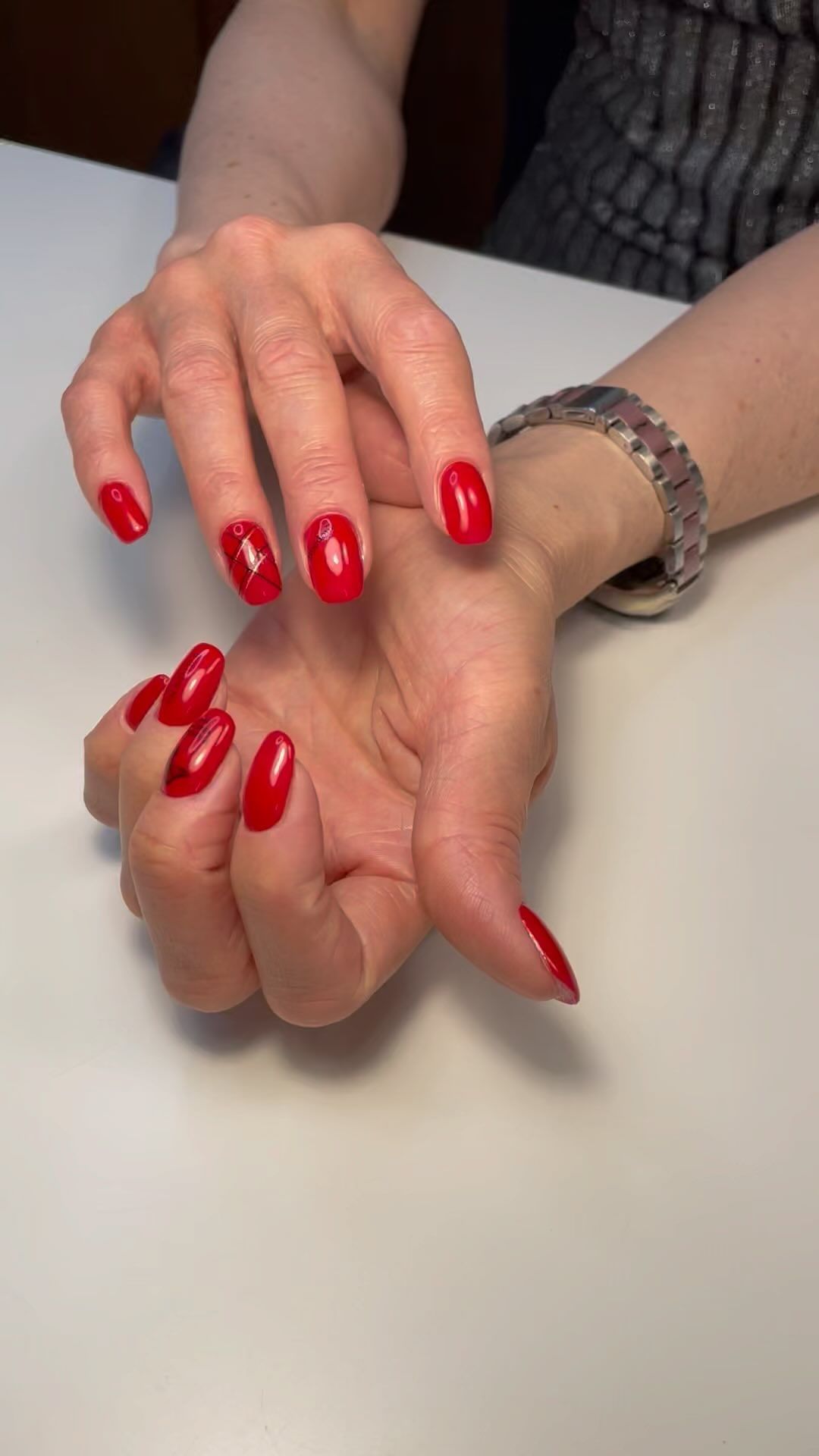 elenabris_nails в LOOKY. #Красный,#прекрасный,#аппаратныйманикюрмосквабеговая,#дизайнпаутинка,#гельлакмосква,#красныеногти. #Красный #прекрасный...