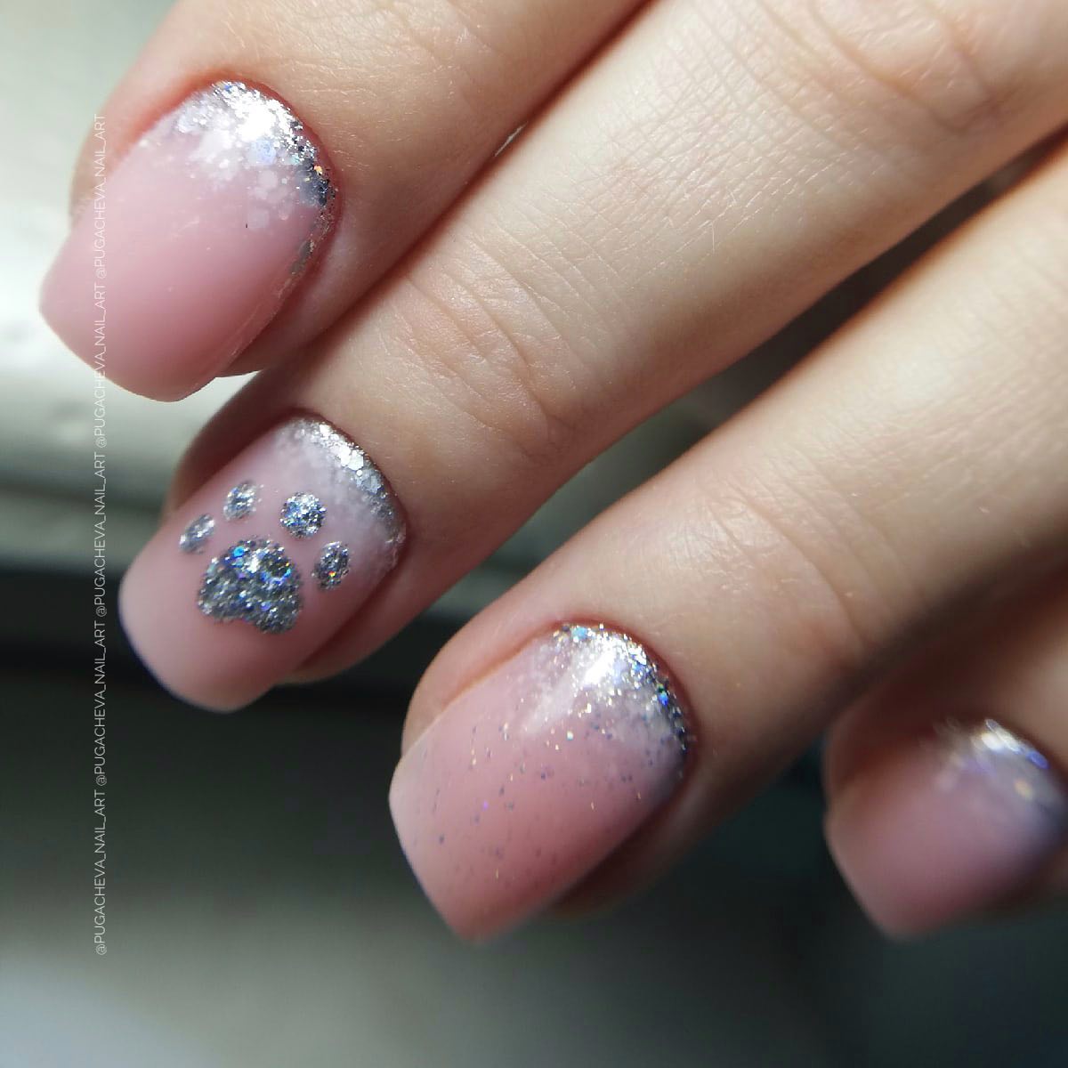 pugacheva_nail_art в LOOKY. #ручнаяроспись,#росписьногтей,#укреплениегелем,#укреплениеногтей,#покрытиегельлаком,#маникюр,#новомомосковск,#красотаспасетмир,#инкрустация,#инкрустацияногтей,#инкрустациястразами,#pugacheva_nail_art. «А у меня лапки»😁

...