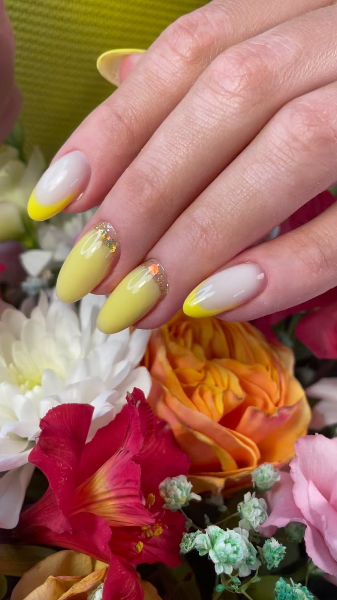 elenabris_nails в LOOKY. #желтыйфренч,#укреплениеногтей,#маникюрмосквабеговая,#миндальныеногти,#желтыйманикюр,#желтыйдизайнногтей. Укрепление гелем и а...